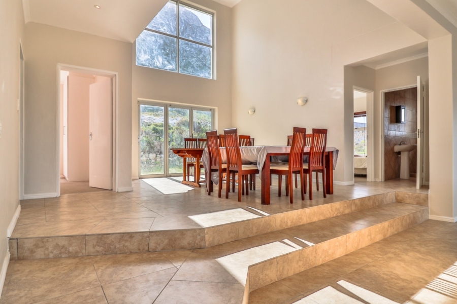 To Let 6 Bedroom Property for Rent in Bettys Bay Western Cape